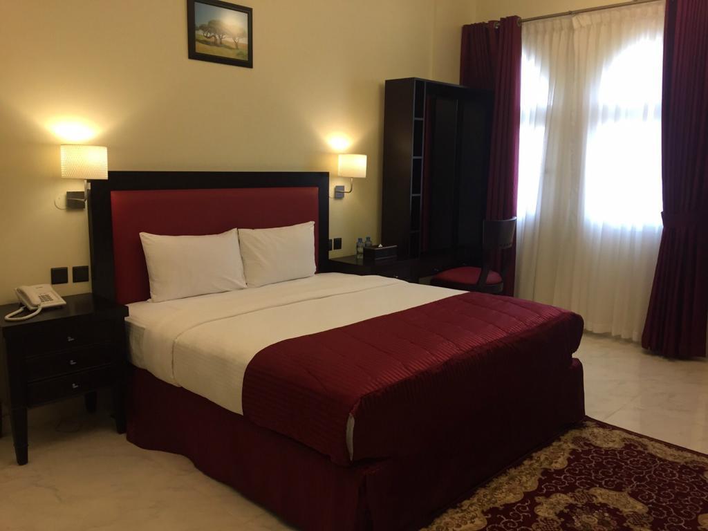 Remas Hotel Suites - Al Khoudh, Seeb, Muscat Ngoại thất bức ảnh